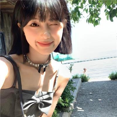 阳台上的女人们